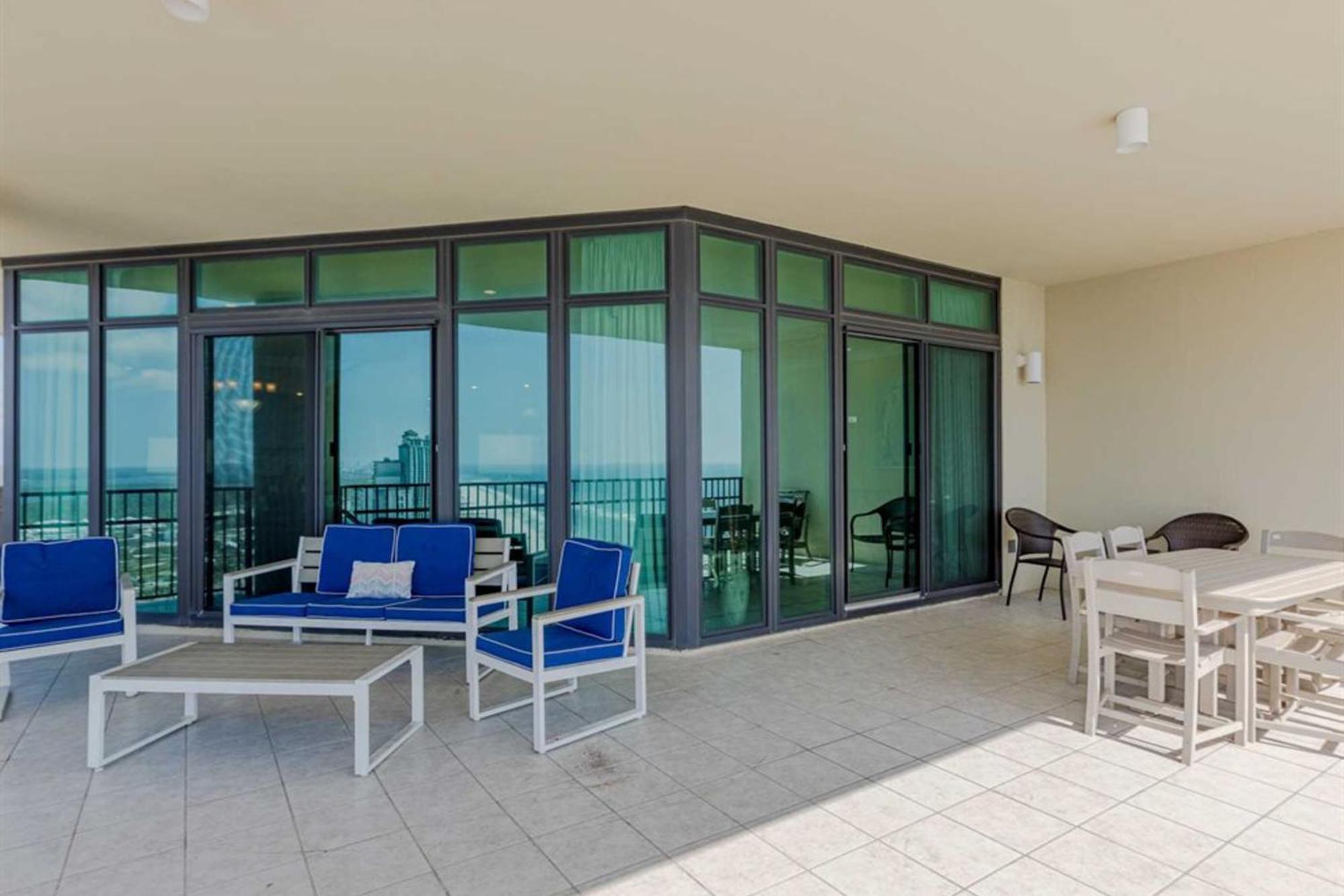 Phoenix West Orange Beach Bilik gambar